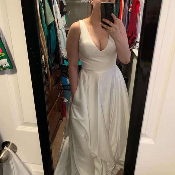 Wedding Dress w/ pockets - Picture 4 of 4